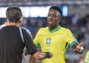Gelingt Carlo Ancelotti mit Brasilien (im Bild: Vinicius Jr.) in Ecuador ein perfekter Einstand? (© Sipa US / Alamy Stock Photo) Ecuador Brasilien Tipp