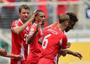 Die Bayern (im Bild: Thomas Müller, Michael Olise, Joshua Kimmich, Kingsley Coman) haben sich bei der Klub-WM warmgeschossen - geht das gegen die Boca Juniors so weiter? (© Action Plus Sports Images / Alamy Stock Photo) Klub WM Spiele heute 20.06.2025