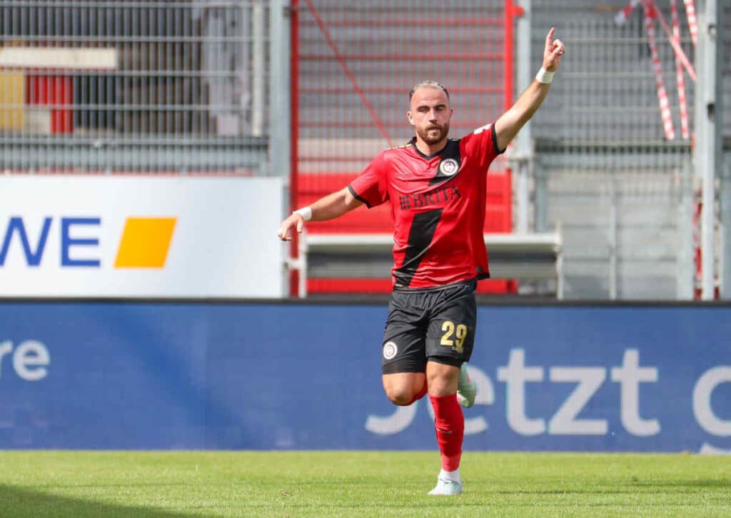 Startet Wiesbaden (im Bild: Fatih Kaya) gegen den Zweitligaabsteiger aus Ulm erfolgreich ins neue Spieljahr?