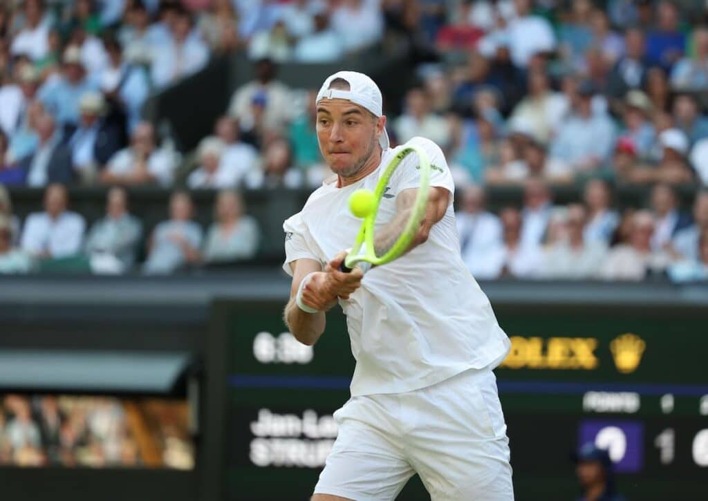 Außenseiter mit kleinen Lichtblicken: Zieht Jan-Lennard Struff (Bild) gegen den Argentinier Juan Manuel Cerúndolo ins Achtelfinale? (© Action Plus Sports Images / Alamy Stock Photo) Cerundolo Struff Tennis Tipp