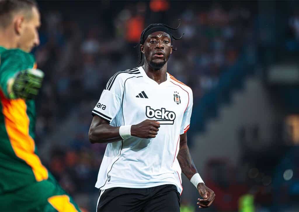 Wird das Spiel zwischen Alanyaspor und Besiktas (im Bild: Tammy Abraham) zur klaren Angelegenheit? (© Robert Skalski / Alamy Live News) Alanyaspor Besiktas Tipp