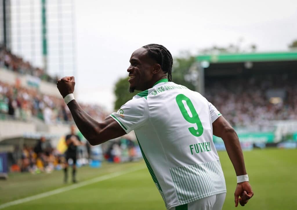 Drückt Fürths Noel Futkeu (im Bild) auch dem Auswärtsspiel in Braunschweig seinen Stempel auf? (© dpa picture alliance / Alamy Live News) Braunschweig Fürth Tipp