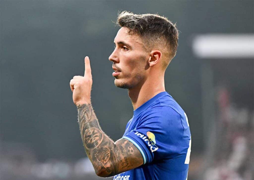 Lässt Vizemeister Leverkusen (im Bild: Alejandro Grimaldo) ausgerechnet gegen Außenseiter Hoffenheim die ersten Punkte liegen? (© dpa picture alliance / Alamy Stock Photo) Bundesliga Außenseiter Tipps 1. Spieltag