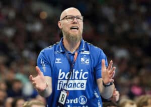 Feiert die SG Flensburg-Handewitt (im Bild: Ales Pajovic) im dritten Spiel gegen Minden endlich den ersten Sieg?