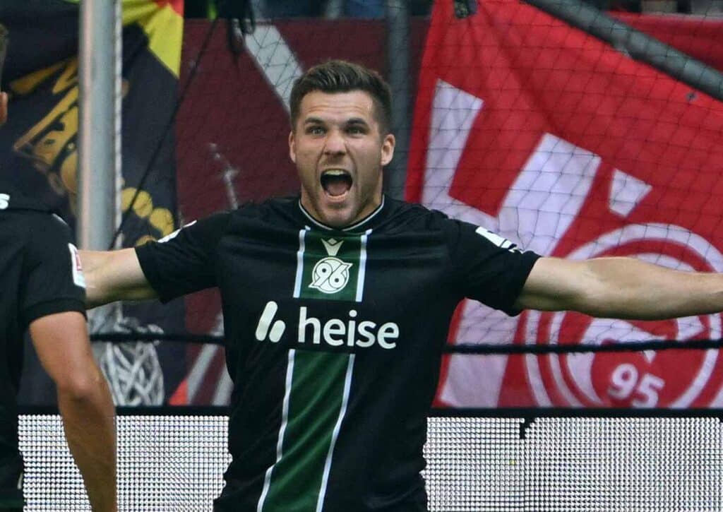 Zahlen sich in der 2. Bundesliga am 5. Spieltag Tipps darauf aus, dass Hannover (im Bild: Källmann) gegen Hertha jubelt? (© dpa picture alliance / Alamy Stock Photo) 2. Bundesliga 5. Spieltag Wett-Tipps