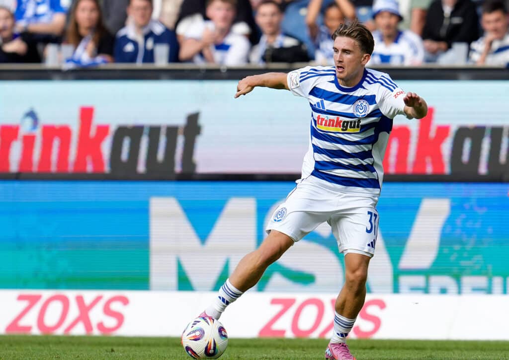 Kann Aufsteiger MSV Duisburg (im Bild: Patrick Sussek) weiterhin übereugen und den fünften Sieg im fünften Spiel einfahren? (© Eibner-Pressefoto/Scott Coleman/dpa picture alliance) 3. Liga 5. Spieltag Wett-Tipps