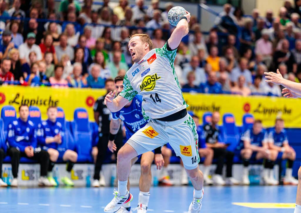 Kann sich der SC Magdeburg (im Bild: Omar Ingi Magnusson) für den verpassten Meistertitel an Füchse Berlin rächen? (© dpa picture alliance/Alamy Live News) Handball Bundesliga 3. Spieltag Wett-Tipps