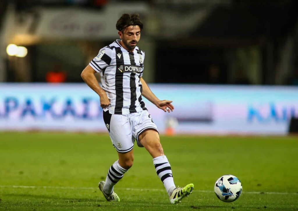 Wird PAOK Saloniki (im Bild: Greg Taylor) zuhause gegen Maccabi Tel Aviv der Favoritenrolle gerecht?