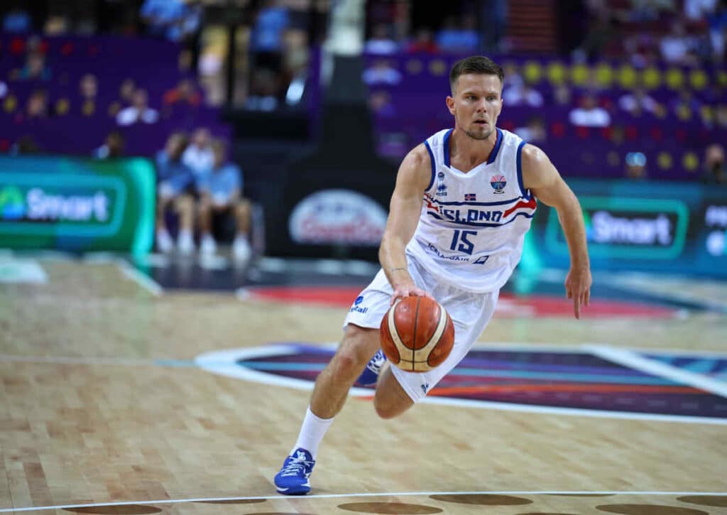 Sorgt Island (im Bild: Martin Hermanssson) bei der Euro Basket gegen Frankreich für eine Riesenüberraschung und gewinnt erstmals ein EM-Match?