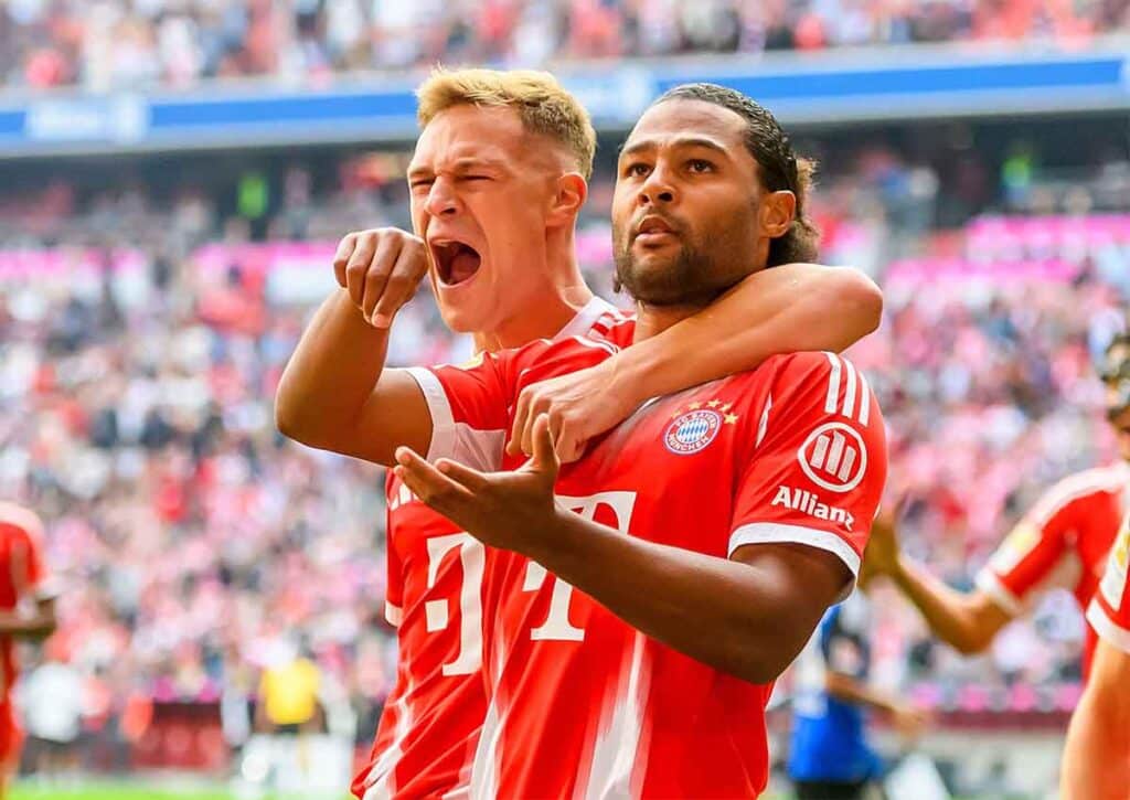 Werden die Bayern (im Bild: Serge Gnabry & Joshua Kimmich) auch am 1. Spieltag der Champions League ihrer Favoritenrolle auf internationaler Ebene gerecht? (© dpa picture alliance / Alamy Stock Photo) Champions League Favoriten Tipps