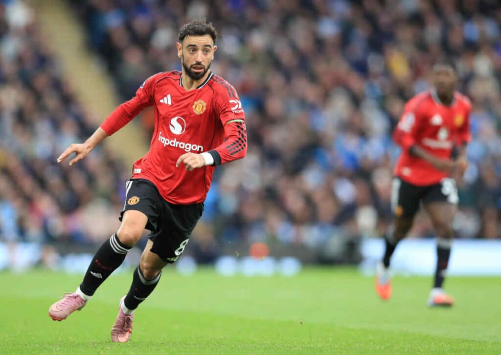 Wird Manchester United (im Bild: Bruno Fernandes) durch eine Pleite gegen Chelsea weiter nach unten durchgereicht?