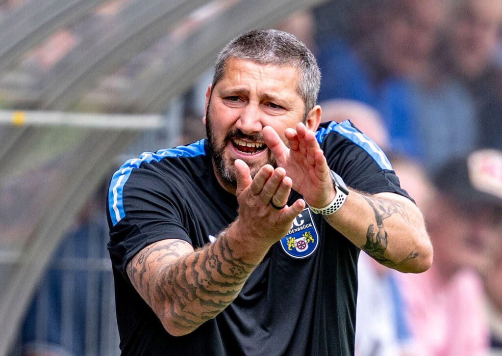 Kultkicker Sascha Mölders, der auch als Trainer Karriere machen will, nimmt sich wieder mal kein Blatt vor den Mund. (© dpa picture alliance / Alamy Stock Photo) Sascha Mölders Interview