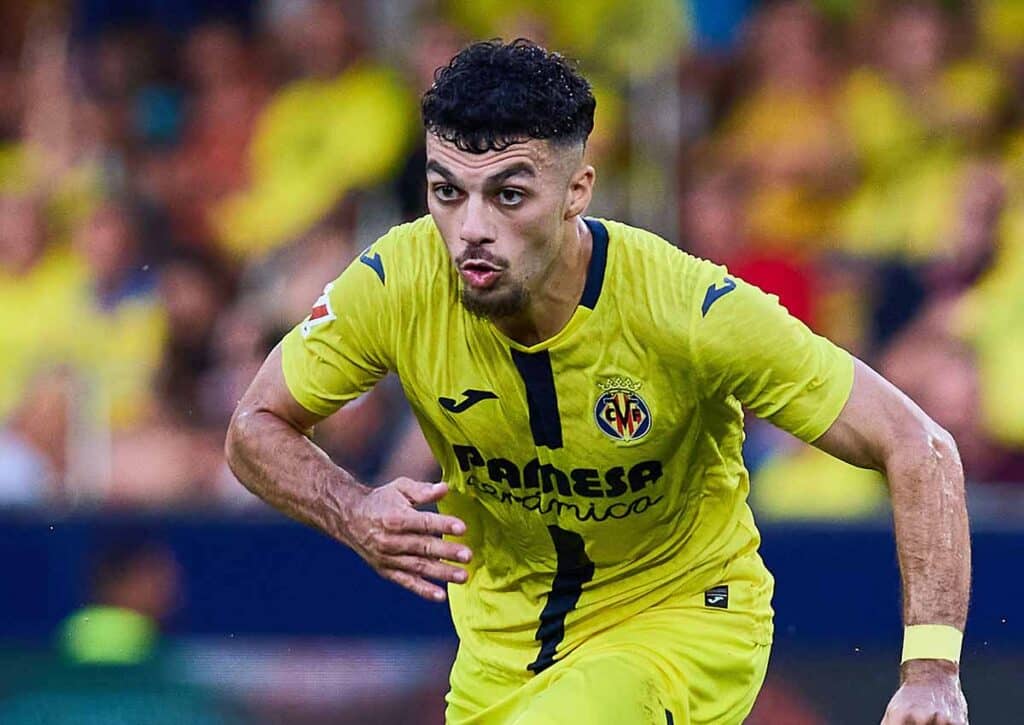 Geht Betis Sevilla gegen Favorit Villarreal (im Bild: Mikautadze) leer aus? (© Magara Press SL / Alamy Stock Photo) Villarreal Betis Sevilla Tipp