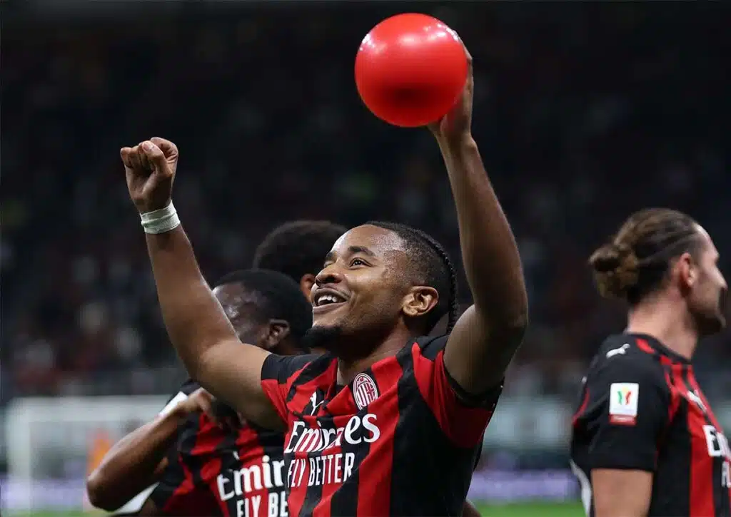 Zeigt sich AC Milan (im Bild: Christopher Nukunku) gegen Fiorentina und ihrem Ex-Trainer von ihrer besten Seite? (© Marco Canoniero / Alamy Stock Photo) AC Milan Fiorentina Tipp