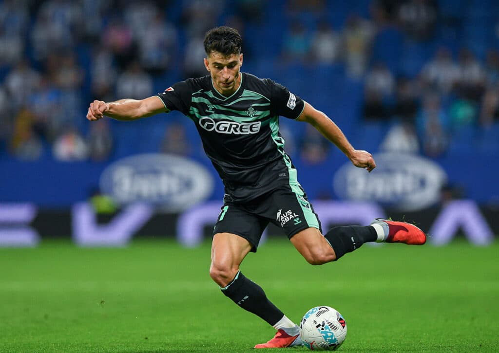 Setzt Betis Sevilla (im Bild: Marc Roca) den Erfolgslauf auch auswärts bei KRC Genk fort? (© rosdemora/Alamy Live News) Genk vs. Betis Sevilla Tipp