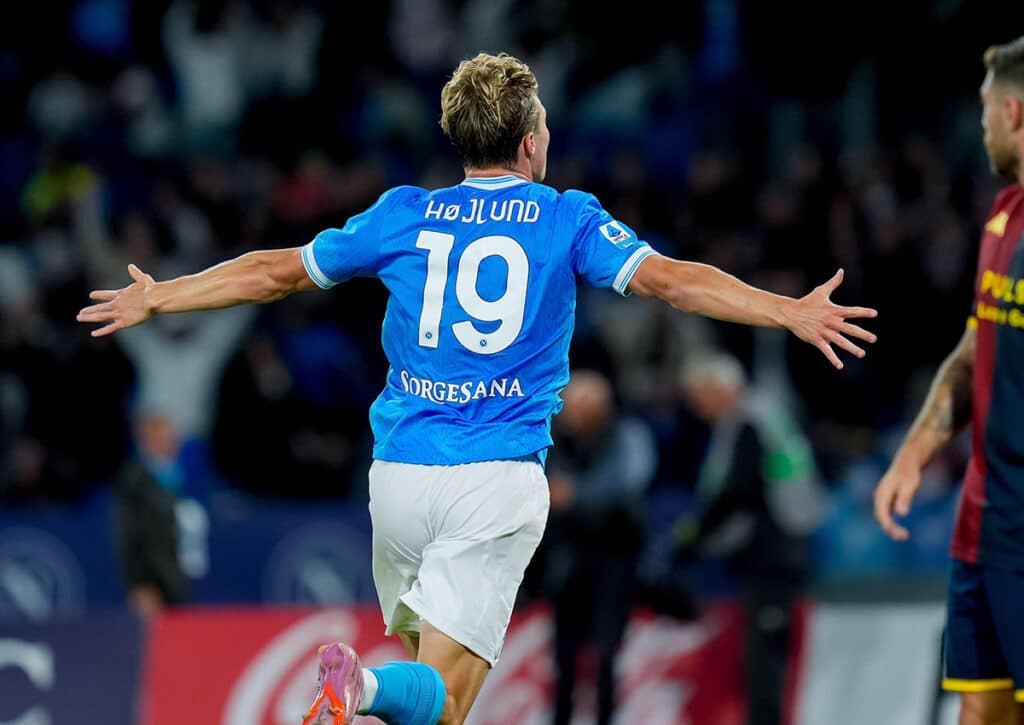 Jubelt Neapel (im Bild: Rasmus Höjlund) nach dem Duell bei Torino weiterhin über die Tabellenführung? (© Giuseppe Maffia/Alamy Live News) Turin FC vs. Neapel Tipp