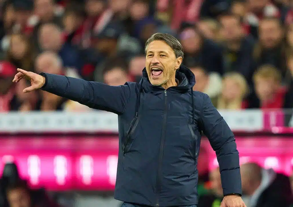 In der Bundesliga baut die KI Prognose darauf, dass Dortmund (im Bild: Trainer Kovac) am 8. Spieltag einen Erfolg feiert. (© ddp media GmbH / Alamy Stock Photo) Bundesliga KI Prognose 8. Spieltag