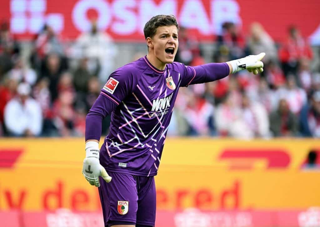 Wie viel bekommt Keeper Finn Dahmen (im Bild) im Duell zwischen Augsburg und RB Leipzig zu tun? (© Powerpics / Alamy Stock Photo) Augsburg RB Leipzig Tipp