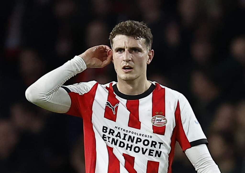 Muss sich die PSV Eindhoven (im Bild: Til) gegen Feyenoord Rotterdam geschlagen geben? (© Pro Shots / Alamy Stock Photo) Feyenoord Rotterdam PSV Eindhoven Tipp