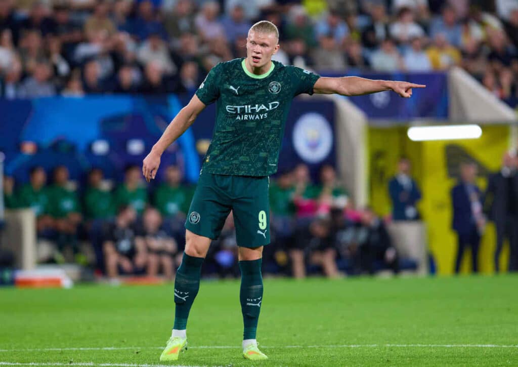 Die norwegische Naturgewalt Erling Haaland will beim Spiel Aston Villa gegen Manchester City seine herausragende Torserie ausbauen. (© Magara Press SL/Alamy Live News) Die norwegische Naturgewalt Erling Haaland will beim Spiel Aston Villa gegen Manchester City seine herausragende Torserie ausbauen.