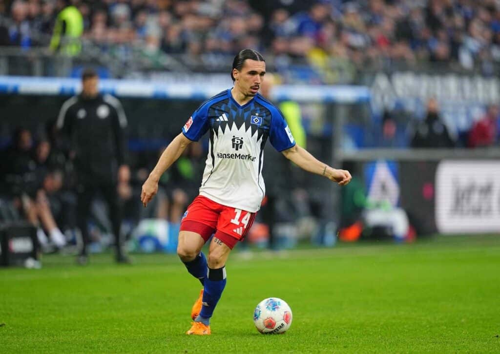 Muss sich Heidenheim dem HSV (im Bild: Rayan Philippe) auch im DFB-Pokal geschlagen geben? (© Cal Sport Media / Alamy Live News) Heidenheim HSV Tipp