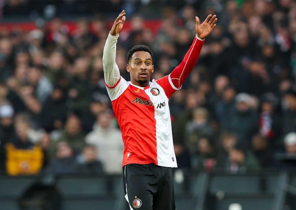 Kann Feyenoord (im Bild: Quinten Timber) am 11. Spieltag der Eredivisie die Tabellenführung halten? (© Orange Pics BV / Alamy Stock Photo) Eredivisie 11. Spieltag Wett-Tipps