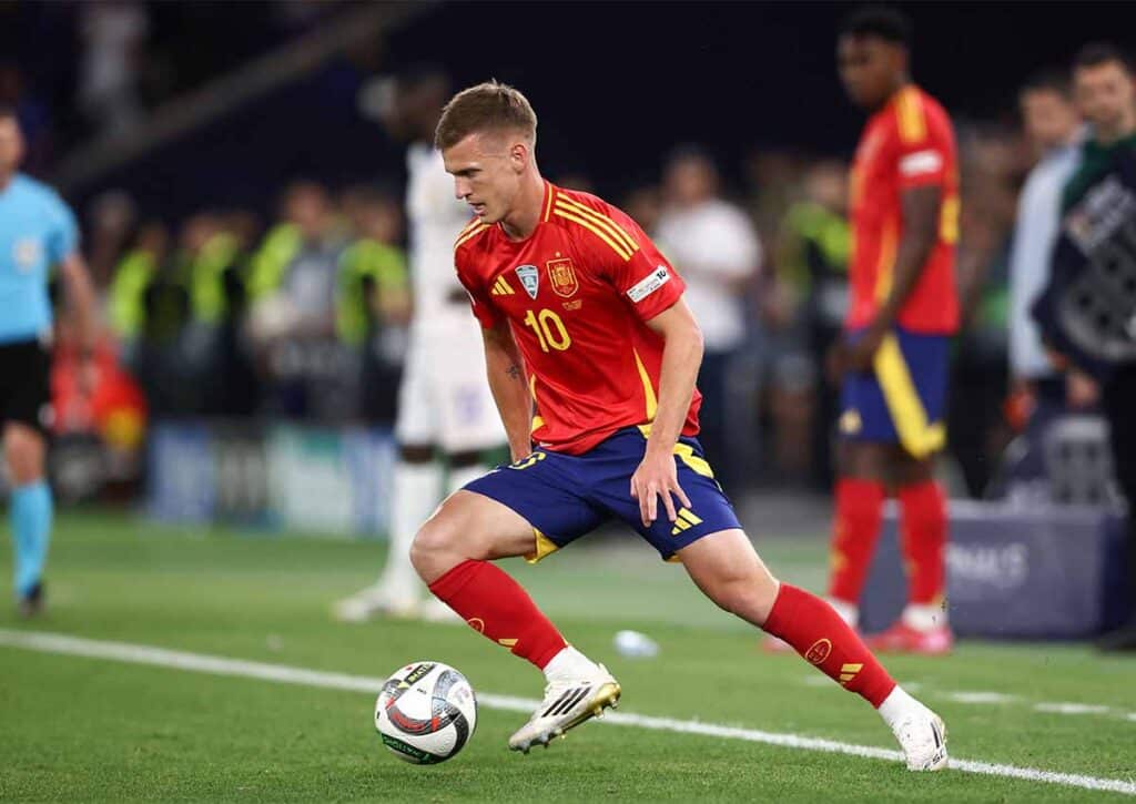 Wird Spanien (im Bild: Dani Olmo) gegen Georgien seine Favoritenrolle gerecht? (© diebilderwelt / Alamy Stock Photo) Georgien Spanien Tipp