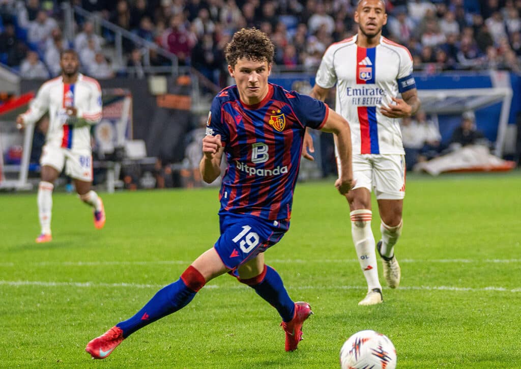 Können sich die Kicker vom FC Basel (im Bild: Marin Soticek) mit einem Sieg wieder berechtigte Hoffnungen machen? (© SPP Sport Press Photo. /Alamy Live News) FC Basel vs. FCSB Tipp