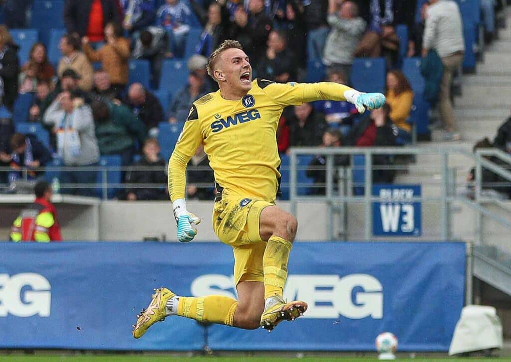 Karlsruhe (im Bild: Bernat) will in Bielefeld nicht leer ausgehen! (© dpa picture alliance / Alamy Stock Photo) Bielefeld Karlsruhe Tipp
