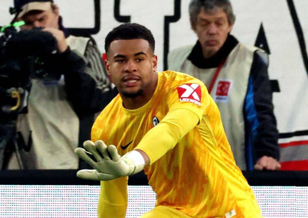 Verwehrt Keeper Atubolu (Freiburg) dem Kontrahenten Nizza einen Erfolg? (© dpa picture alliance / Alamy Stock Photo) Nizza Freiburg Tipp