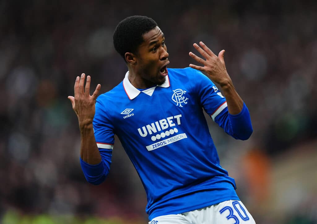 Ziehen die Glasgow Rangers (im Bild: Jayden Meghoma) ausgerechnet in der Europa League den Kopf aus der Schlinge? (© PA Images / Alamy Stock Photo) Glasgow Rangers vs. AS Rom Tipp