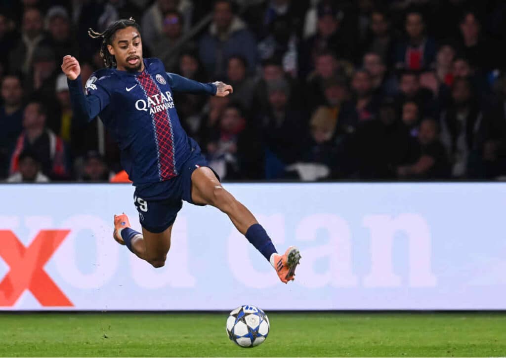 Nach der CL-Demontage: Schlägt PSG (im Bild: Bradley Barcola) in Lyon zurück?