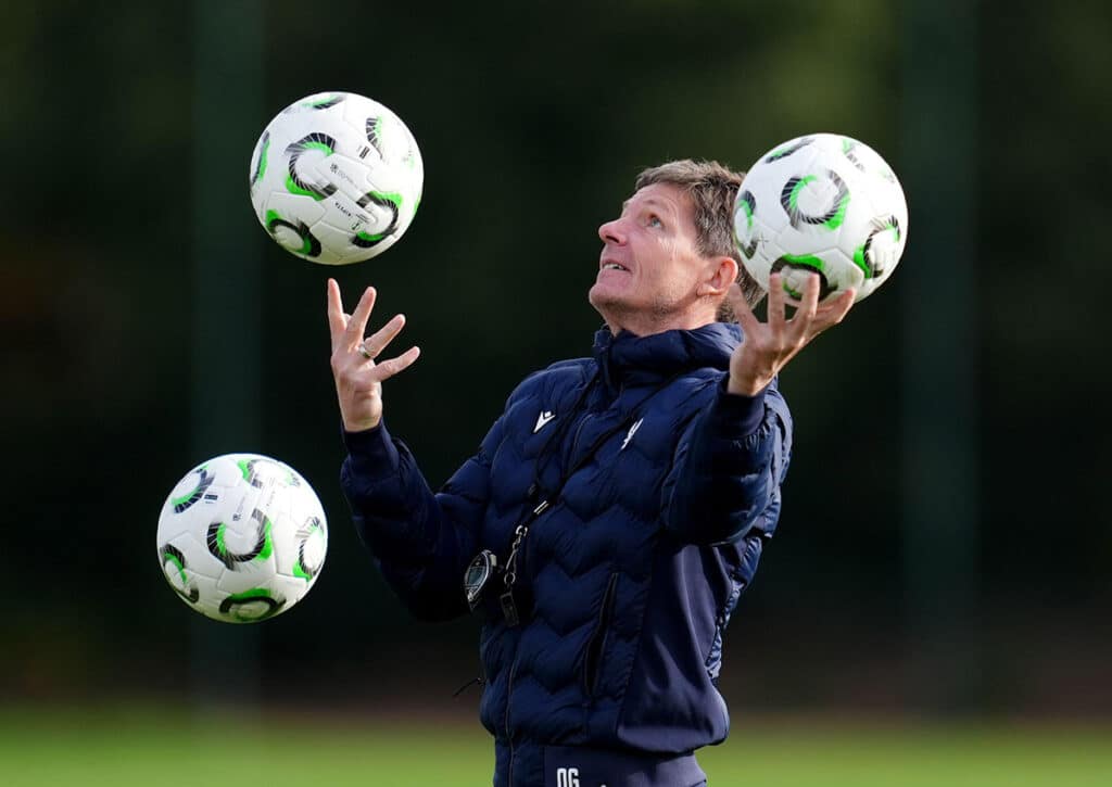 Jongliert Crystal-Palace-Manager Oliver Glasner sein Team in der Conference League zum Sieg gegen Alkmaar? (© PA Images / Alamy Stock Photo) Crystal Palace vs. Alkmaar Tipp