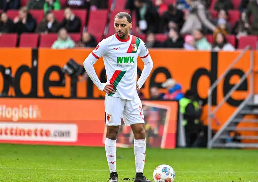Kann auch Augsburg (im Bild: Christoph Baumgartner) die Defensive von Frankfurt knacken? (© dpa picture alliance / Alamy Stock Photo) Frankfurt Augsburg Tipp
