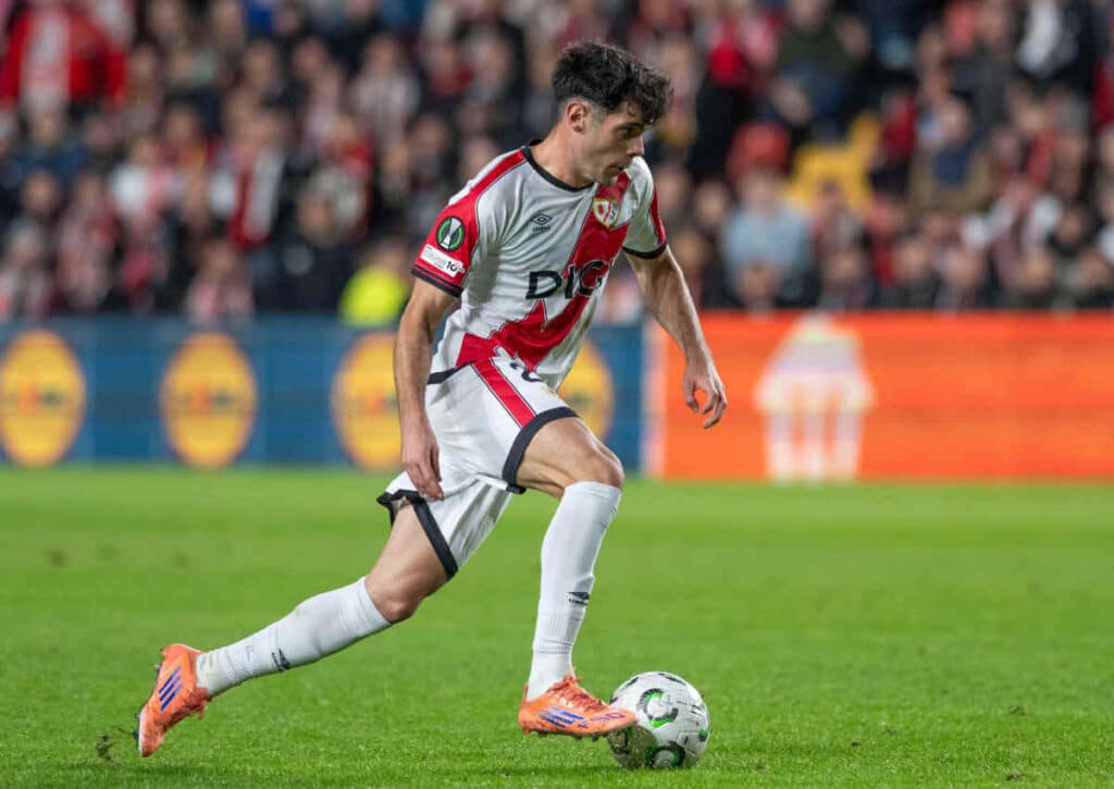 Feiert Rayo Vallecano (im Bild: Fran Perez) zum Abschluss der Ligaphase gegen Drita einen ungefährdeten Sieg?