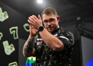 Zieht mit Lukas Wenig der nächste Deutsche am 3. Advent in die zweite Runde der Darts WM 2026 ein? (© Action Plus Sports Images/Alamy Live News) Zieht mit Lukas Wenig der nächste Deutsche am 3. Advent in die zweite Runde der Darts WM 2026 ein?
