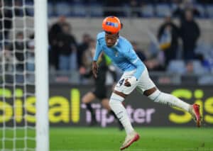 Hält Lazio Roms (im Bild: Tijjani Noslin) Abwehrbollwerk auch gegen die starke Offensive Bolognas? (© LaPresse / Alamy Live News) Lazio Rom vs. Bologna Tipp