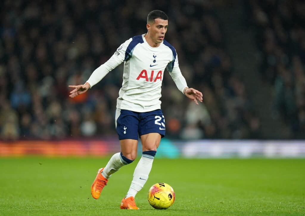 Legt Tottenham (im Bild: Pedro Porro) gegen Slavia Prag am 6. Spieltag der CL-Ligaphase nach? (© Every Second Media/Alamy Live News) Tottenham Slavia Prag Tipp