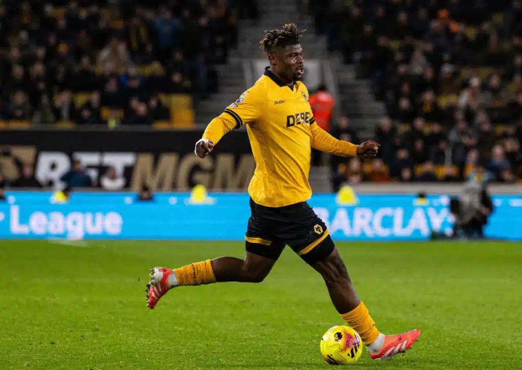Bekommt Emmanuel Agbadou mit Wolverhampton auch beim Spitzenreiter Arsenal klar die Grenzen aufgezeigt? (© Action Plus Sports Images/Alamy Live News) Bekommt Emmanuel Agbadou mit Wolverhampton auch beim Spitzenreiter Arsenal klar die Grenzen aufgezeigt?