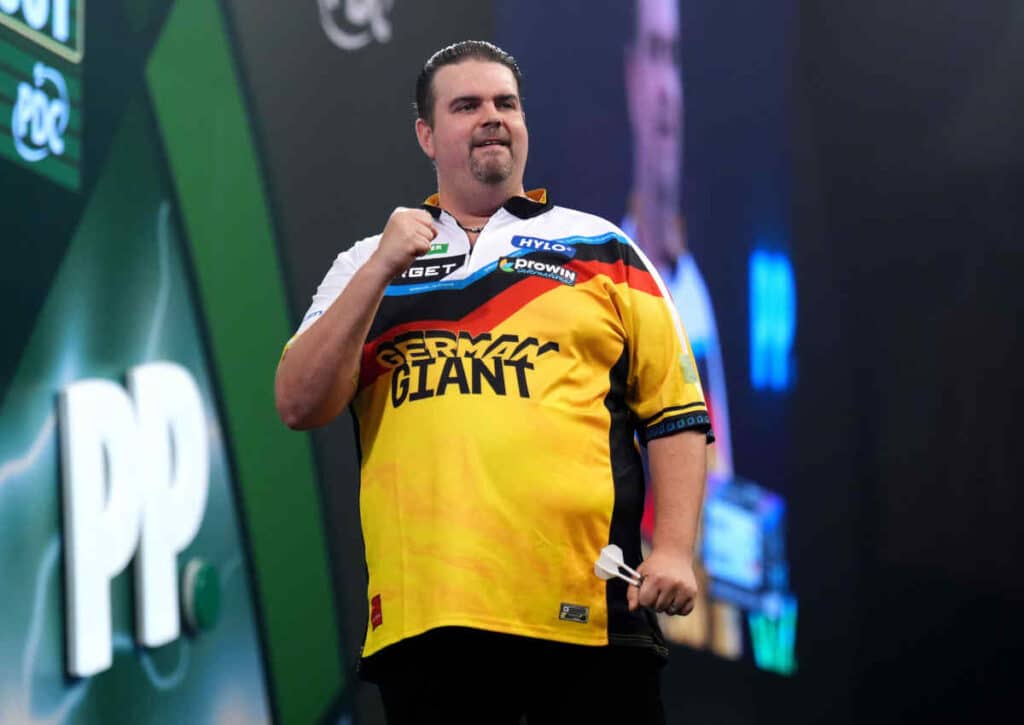 Eliminiert Gabriel "Gaga" Clemens den WM-Mitfavoriten Luke Humphries? (© PA Images/Alamy Live News) Eliminiert Gabriel "Gaga" Clemens den WM-Mitfavoriten Luke Humphries?