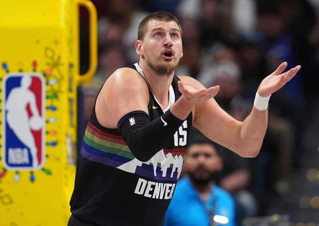 Gewinnen die Denver Nuggets mit Superstar Nikola Jokic zum neunten Mal nacheinander bei den Miami Heat? (© Associated Press/Alamy Live News) Gewinnen die Denver Nuggets mit Superstar Nikola Jokic zum neunten Mal nacheinander bei den Miami Heat?