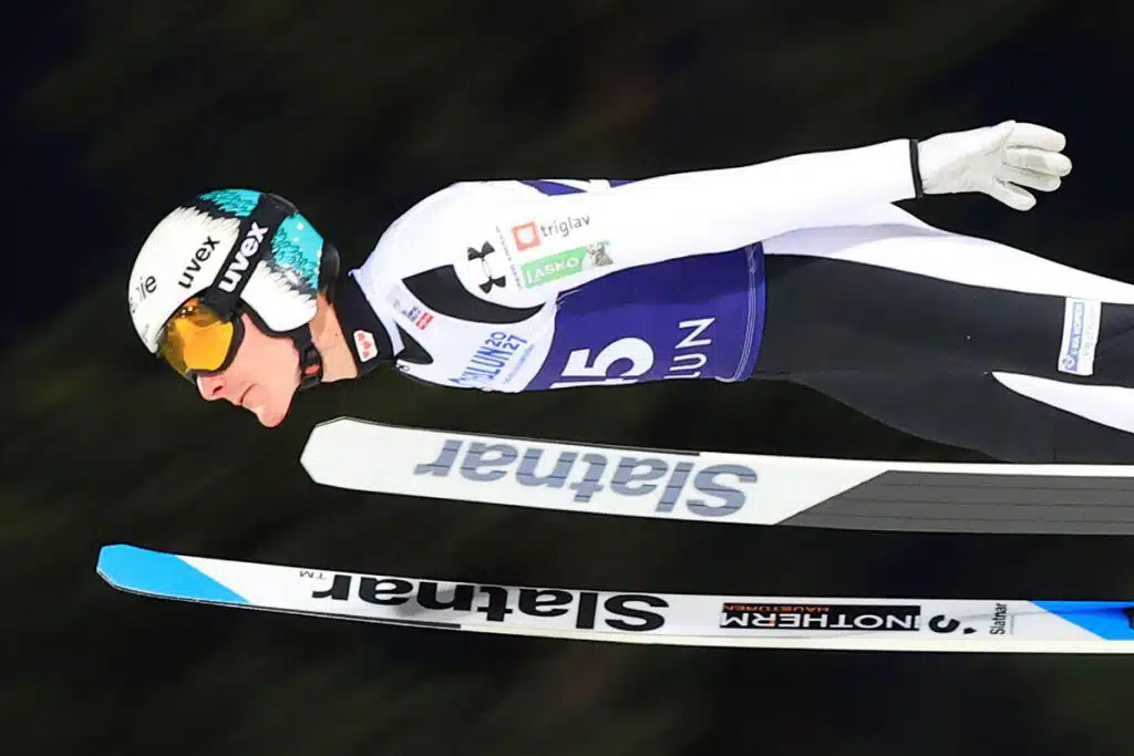 Klingenthal Weltcup Skispringen 2025 Zietplan Übertragung Favoriten Wettquoten Klingenthal Weltcup 2025 Übertragung