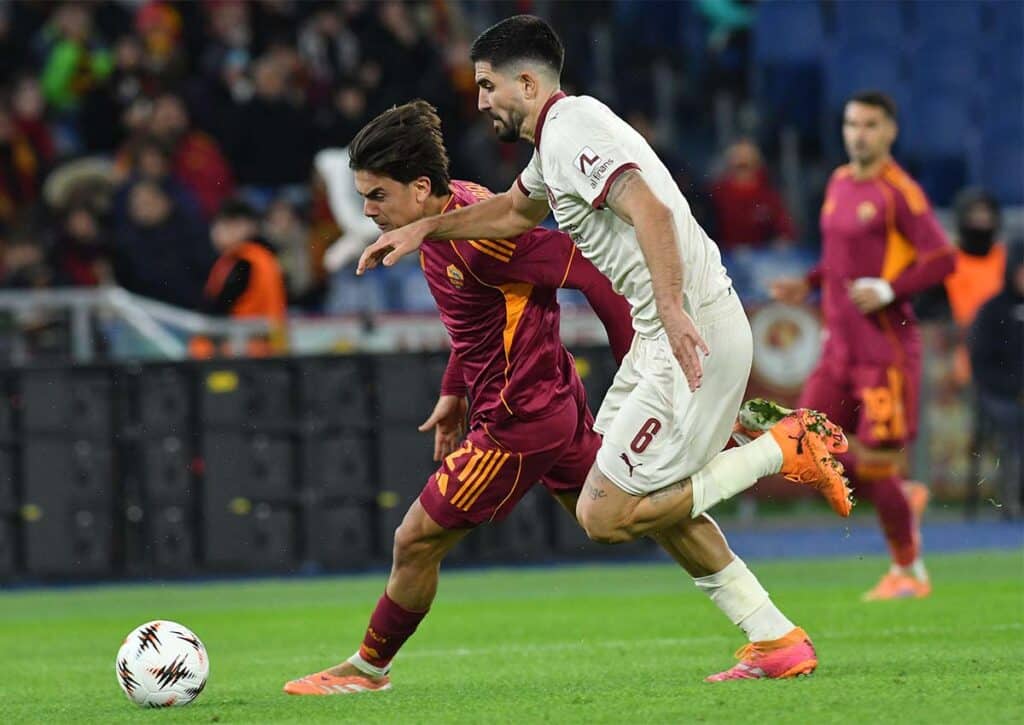 Entzaubert Dybala die Defensivkünstler Comos? (© massimo insabato / Alamy Stock Photo) AS Rom Como Tipp