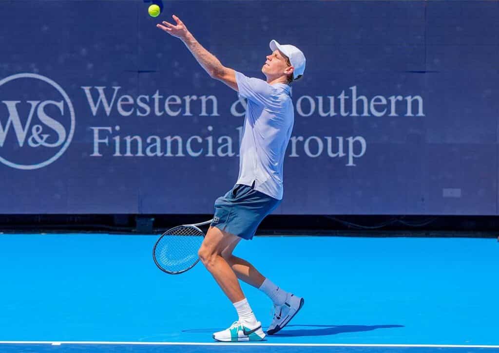 Wird es die erwartet klare Angelegenheit zwischen James Duckworth und Jannik Sinner (im Bild)? (© Debby Wong / Alamy Stock Photo) James Duckworth Jannik Sinner Tipp