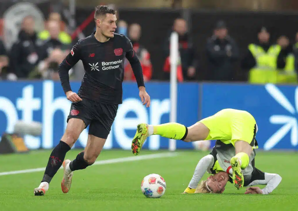 Zeigt Bayer Leverkusen (im Bild: Patrik Schick) unter der Woche beim HSV eine Reaktion?