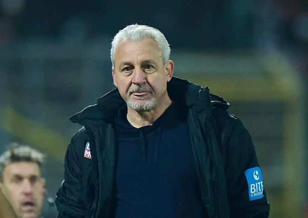 Muss sich Ulm (im Bild: Trainer Dotchev) gegen Duisburg mit einer Pleite abfinden? (© dpa picture alliance / Alamy Stock Photo) Ulm Duisburg Tipp