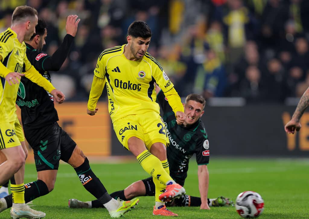 Kann Fenerbahce (im Bild: Marco Asensio) bei Alanyaspor den ersehnten Auswärtssieg einfahren? (© BSR Agency/Alamy Live News) Alanyaspor vs. Fenerbahce Tipp