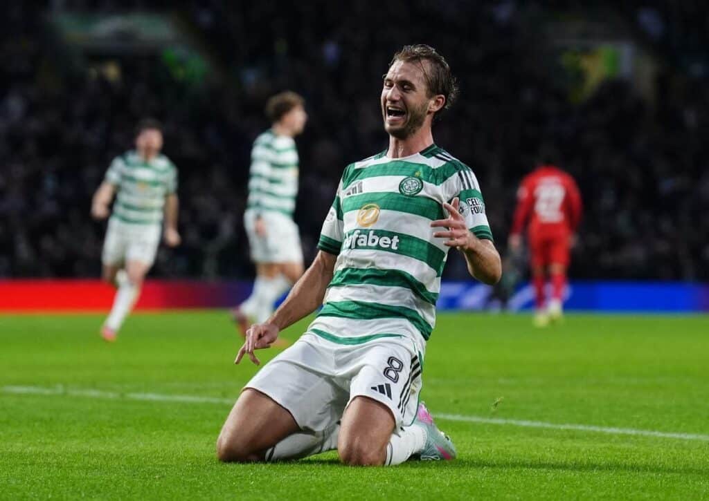 Wie performt Favorit Celtic Glasgow (im Bild: Benjamin Nygren) im Old Firm gegen Glasgow Rangers? (© PA Images/Alamy Live News) Celtic Glasgow Glasgow Rangers Tipp