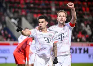 Startet der FC Bayern München (im Bild: Luis Diaz, Harry Kane) gewohnt torreich auch ins Jahr 2026? (© dpa picture alliance / Alamy Live News) Bundesliga KI Prognose 16. Spieltag