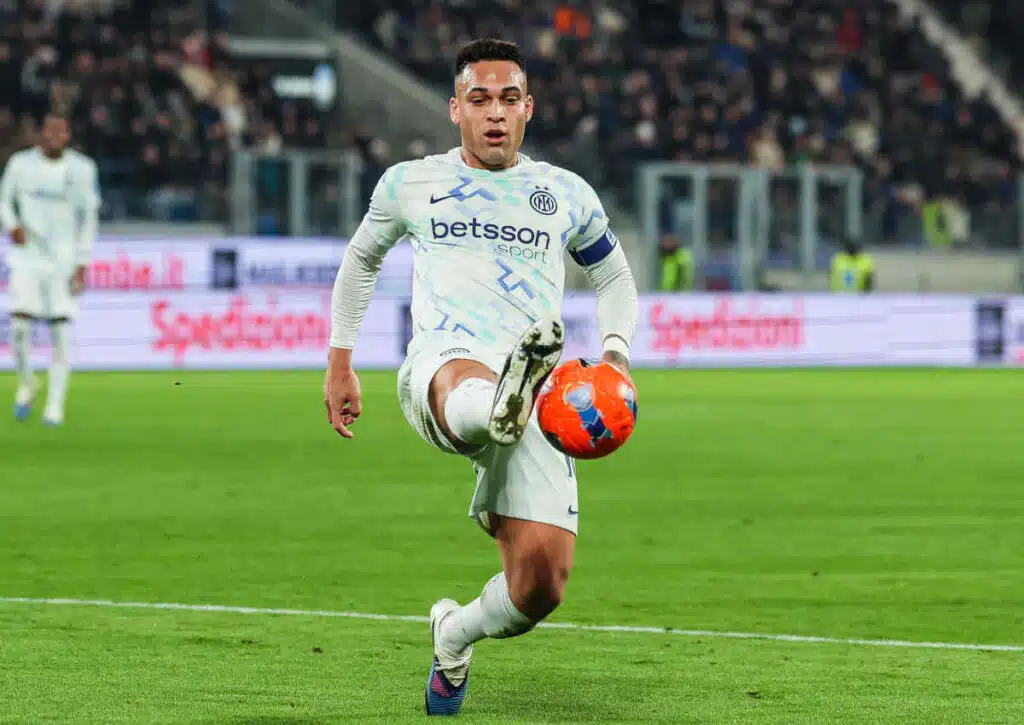 Verteidigt Inter Mailand (im Bild: Lautaro Martinez) zuhause gegen Bologna die Tabellenspitze der Serie A? (© ZUMA Press Inc / Alamy Live News) Verteidigt Inter Mailand (im Bild: Lautaro Martinez) zuhause gegen Bologna die Tabellenspitze der Serie A?